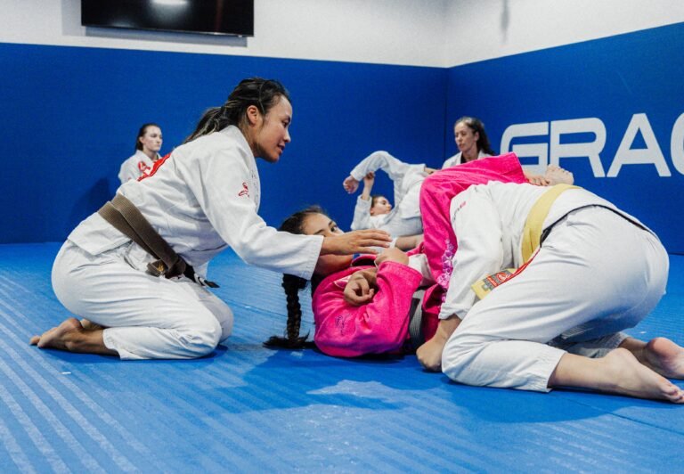 treinando jiu jitsu paara aprender se defender